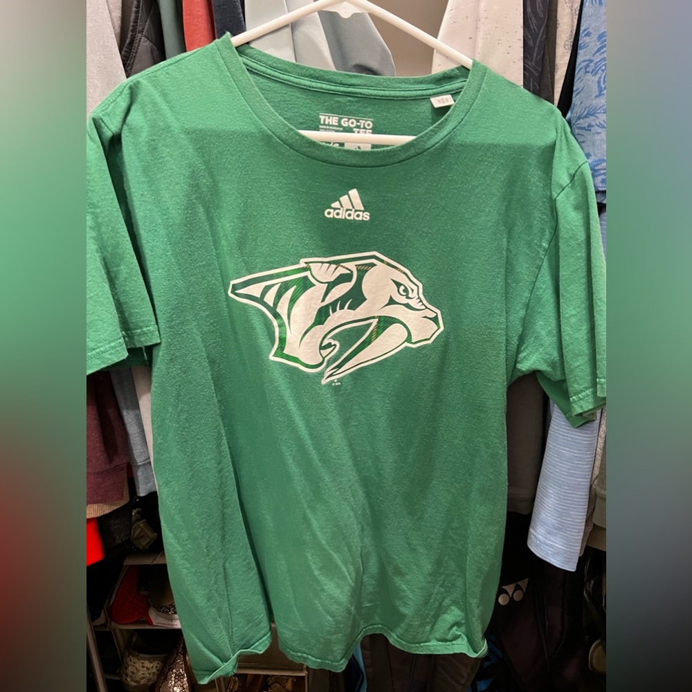 Nashville Predators St. Patrick’s Day Adidas Green T-Shirt Men’s Size Large